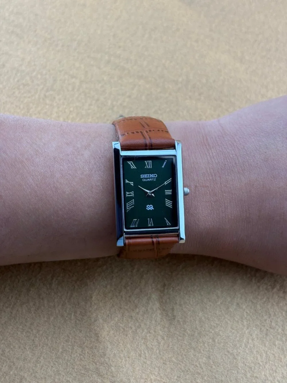 OLIVE GREEN SILVER VINTAGE Seiko slim Quartz men's wristwatch